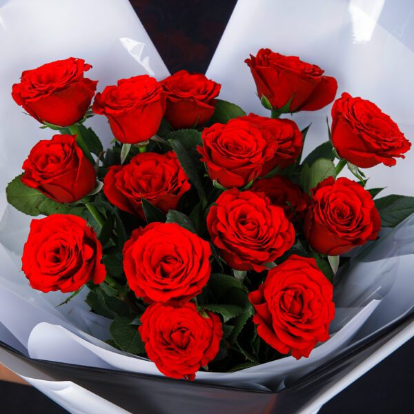 Lovely Red Bouquet by Black Tulip Flowers